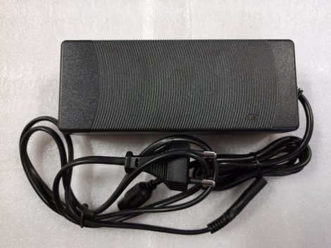 Li-ion Akkumulátor töltő 54,6 Volt